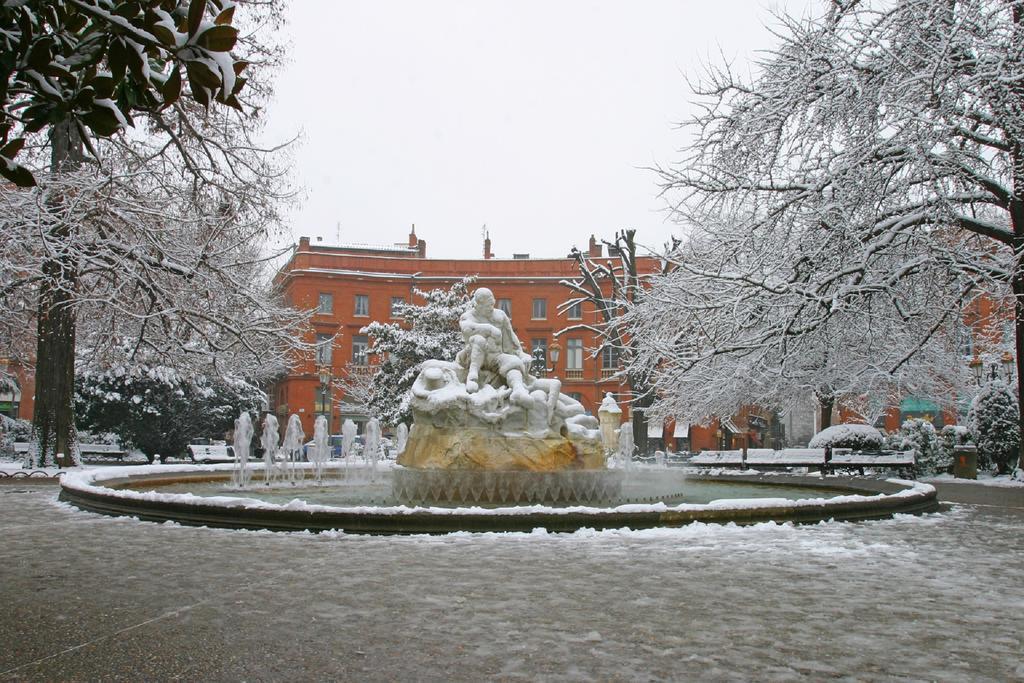 Le Clos Des Nobles Lägenhet Toulouse Exteriör bild